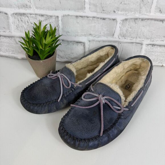 UGG DAKOTA Dark Blue Bow Slippers Size 9 - Picture 1 of 10